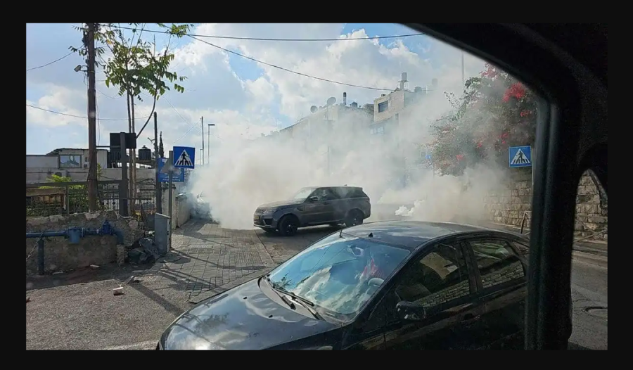 ارتقاء شابين بالخليل وقمع المصلين بالقدس